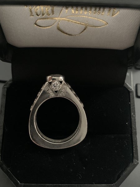 Beautiful Platinum Ring Carousel 7