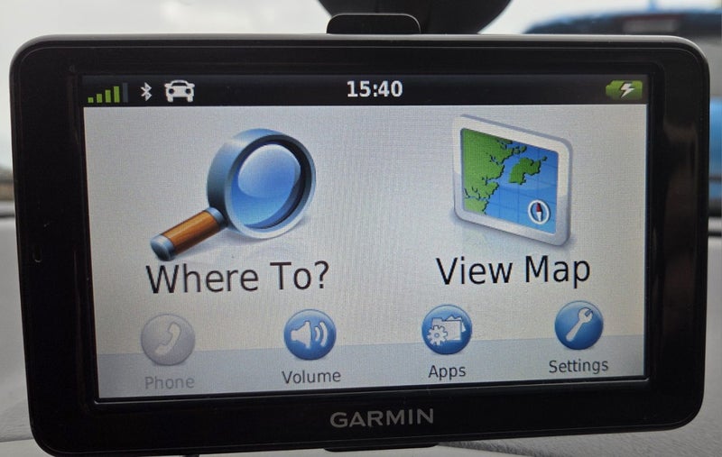 Garmin 2595LM GPS Navigation Carousel 1