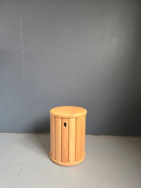 BRAND NEW SOLID OAK NEST TABLE/STOOL Carousel 2