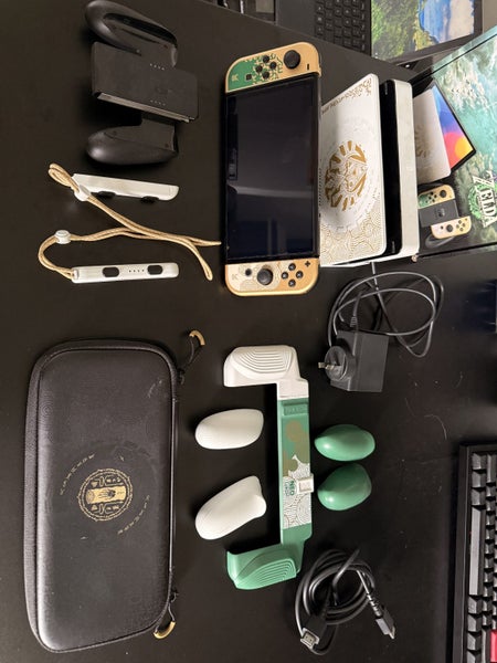 Legend of Zelda Nintendo Switch OLED Bundle Carousel 1