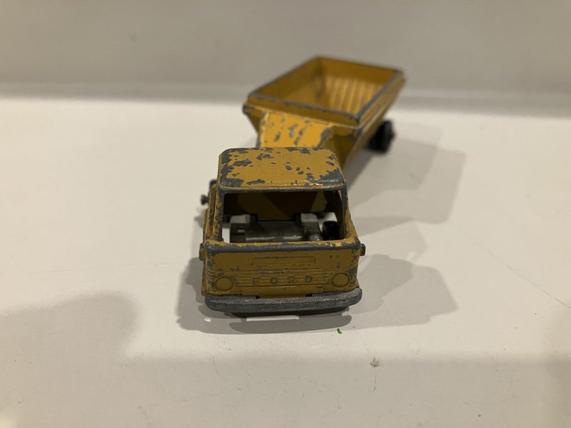 Fun Ho - Ford Sand Dumper - Tan with Yellow Trailer Carousel 2