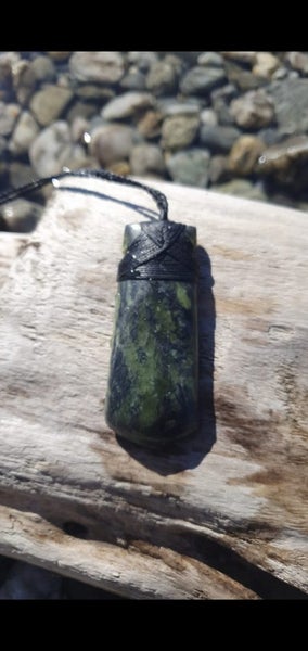 Douglas creek pounamu toki Carousel 6