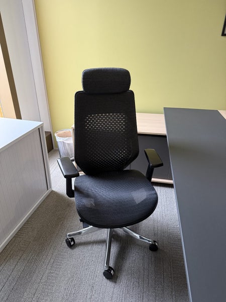 Maximum Executive Desk + Chair + Near New, Premium Set63617474912897112