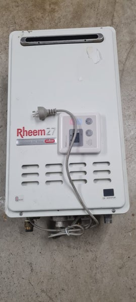 Rheem continuous hot water 27 Carousel 1