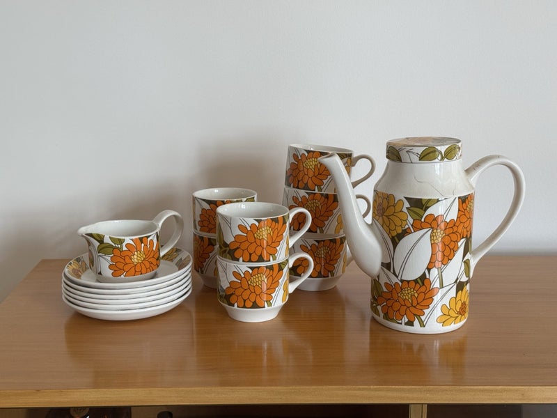 Rare Midwinter coffee and or tea set - Sixties Midcentury Style Carousel 1