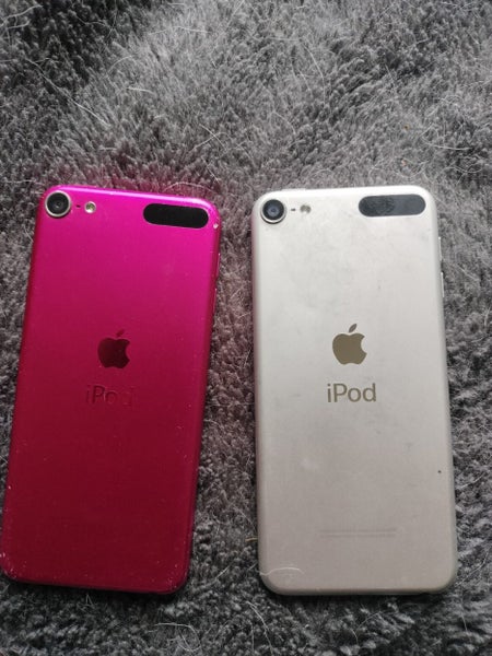 2x 7th Generation iPod's Carousel 1