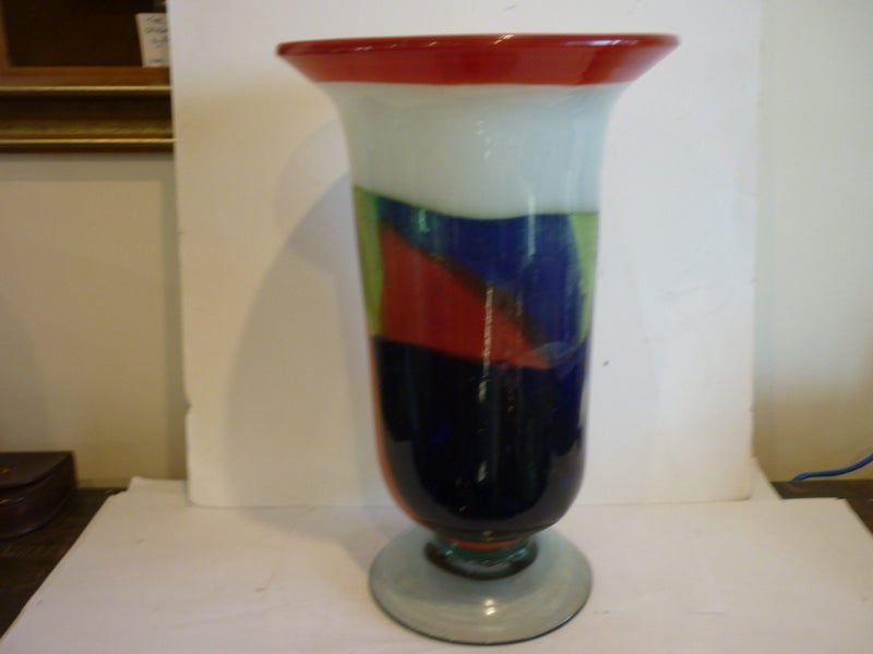 ART GLASS LARGE TRUMET VASE Carousel 1