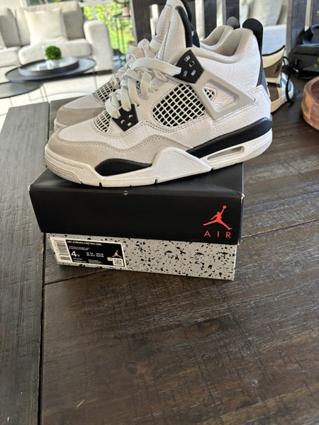 Air Jordan 4 Retro Carousel 1