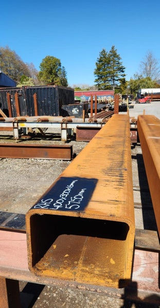 SHS 400mm x 300mm x 16mm, 5750mm L Carousel 1