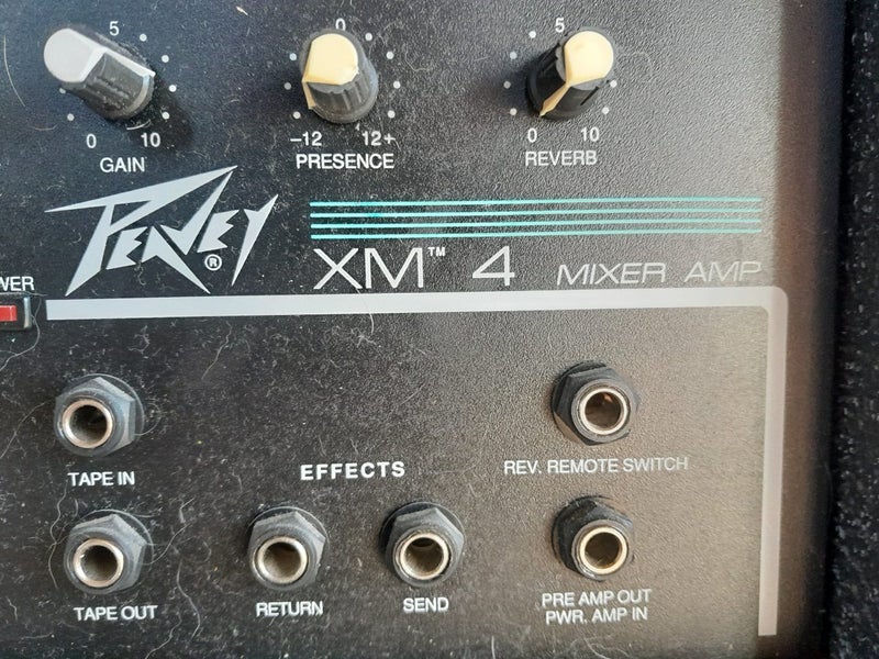 Peavey Amp XM 4 and 2 Speakers Carousel 4