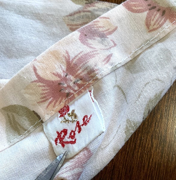 ** RETRO SHEET ** BLUSH BUNCHES ** 208 x 226 cm ** A DOUBLE ** Carousel 3