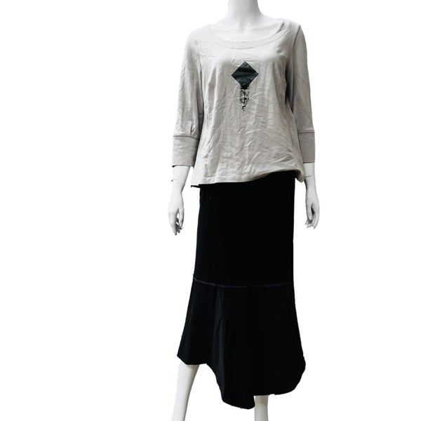 black / midi skirt / 10 / designed in nz Carousel 1