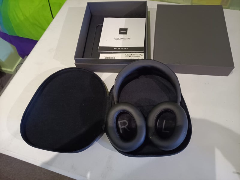 Bose Nc700 Noise Cancelling Headphones Carousel 2