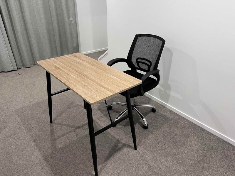 Office chair and desk Carousel 1