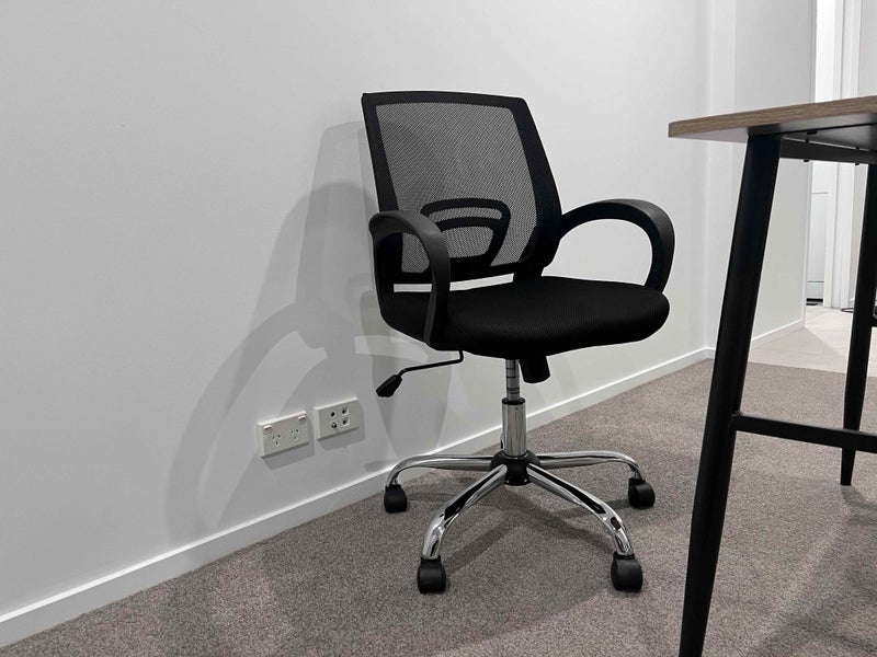 Office chair and desk Carousel 2