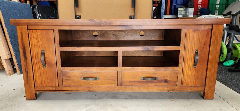 Solid Wood Entertainment Unit Carousel 1