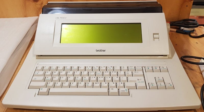 VINTAGE BROTHER LW-700i ELECTRONIC TYPEWRITER Carousel 1