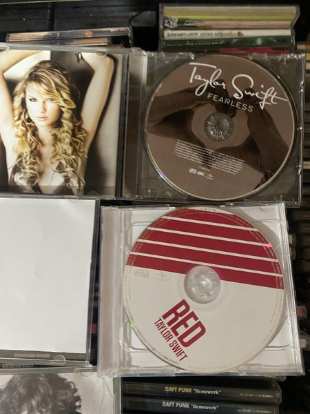 * bulk buy TAYLOR SWIFT x 2 ** Carousel 1