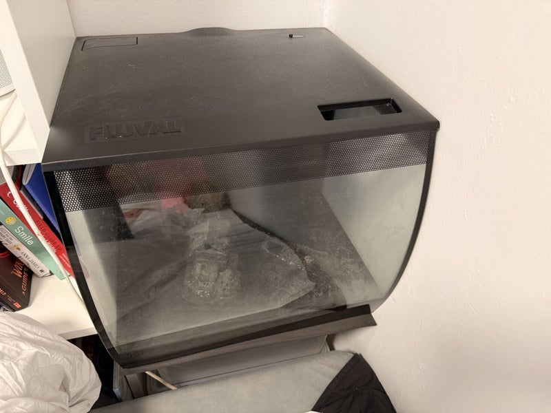Fluval Flex 57l Curved Glass Black Aquarium set Carousel 1
