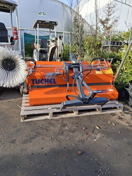 Tuchel Eco pro 1.8 industrial vacuum sweeper Carousel 1