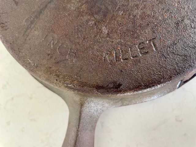 A fab Vintage Wooden Handled CAST IRON SKILLET-6 Inches Carousel 5