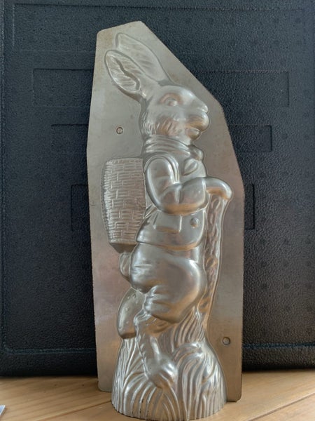 Collectors’ Chocolate Mould – Giant Standing Easter Bunny 14.5” - Antique Carousel 19