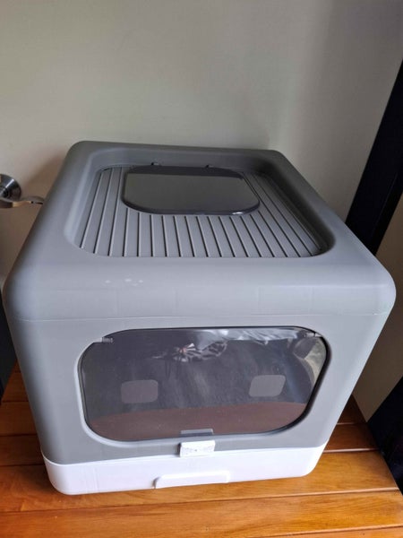 Enclosed cat litter box (new), Double door, sliding drawer Carousel 2