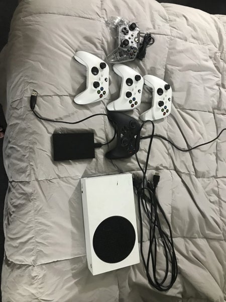 Xbox Series S + 5 Controllers + 2TB Storage + Logitech Racing Simulator Carousel 1