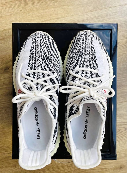 Yeezy Boost 350 V2 'zebra'63617474440834111