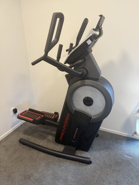 CROSS TRAINER / ELLIPTICAL63617612176129110