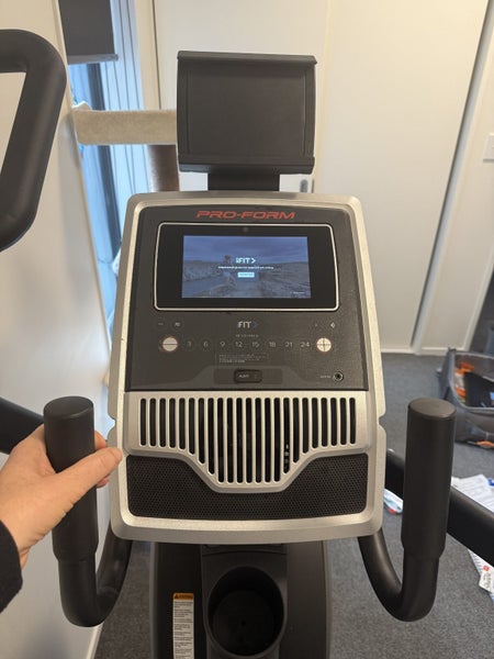 CROSS TRAINER / ELLIPTICAL63617612176129111