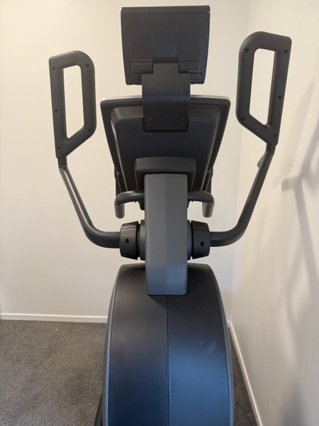 CROSS TRAINER / ELLIPTICAL63617612176129112