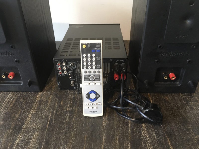 Onkyo amp with Cd player and Polk audio bookshelf speakers Carousel 1