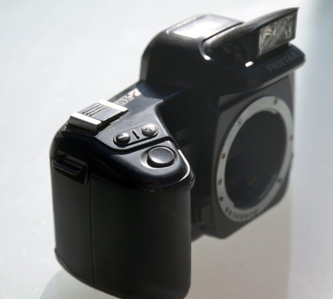 Pentax Z10 entry level 35mm SLR body only Carousel 2