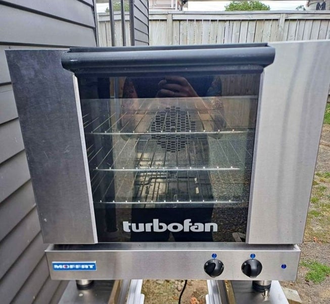 Moffat commercial e22m3 oven Carousel 1