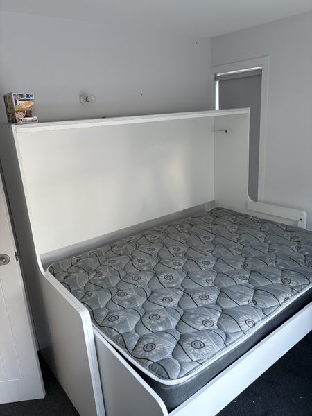 Murphy Bed with Double Mattress – Excellent Condition63617602476034111