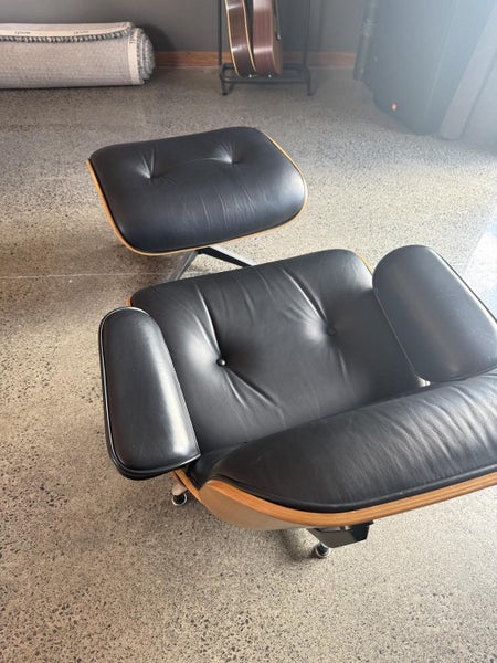 GENUINE EAMES LOUNGE CHAIR63617603222531111
