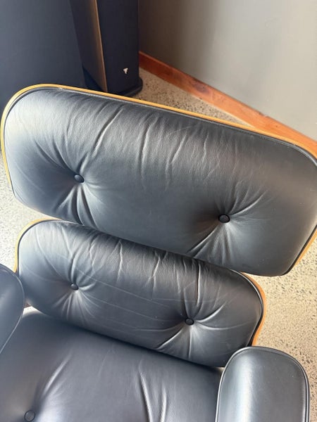 GENUINE EAMES LOUNGE CHAIR63617603222531113