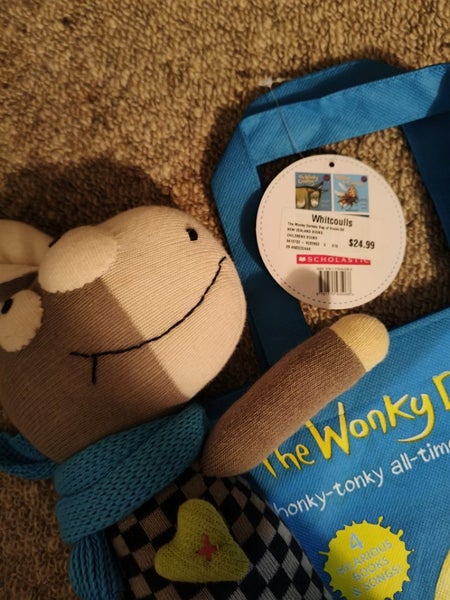 NEW Scholastics The Wonkey Donkey Gift Set Carousel 2