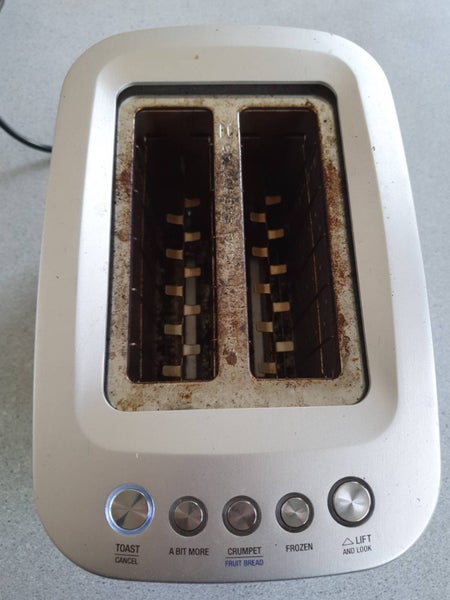 Breville Smart Toast 2-Slice Toaster (BTA825) Carousel 2