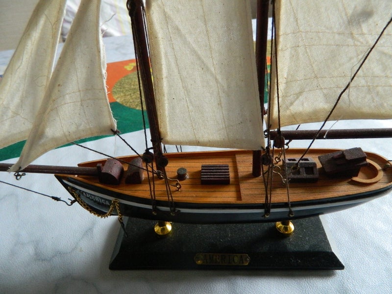 Model Sailing Ship Carousel 3