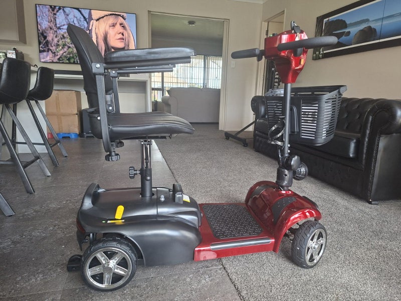 BME02A 4WHL FOLDING MOBILITY SCOOTER Carousel 1