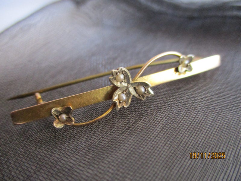 Antique 9ct gold nd seed pearl brooch Carousel 1