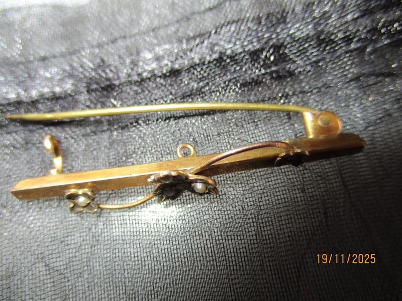 Antique 9ct gold nd seed pearl brooch Carousel 7