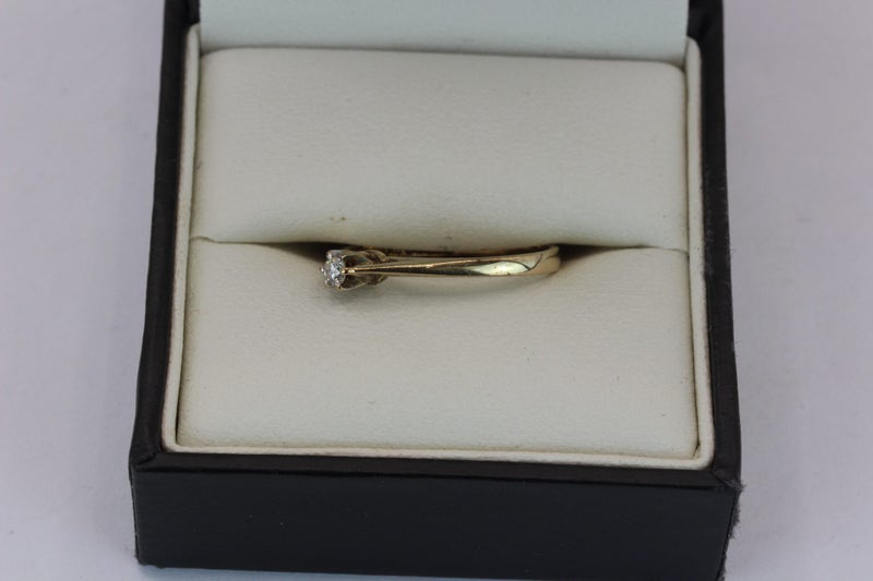 9ct Diamond ring Carousel 2