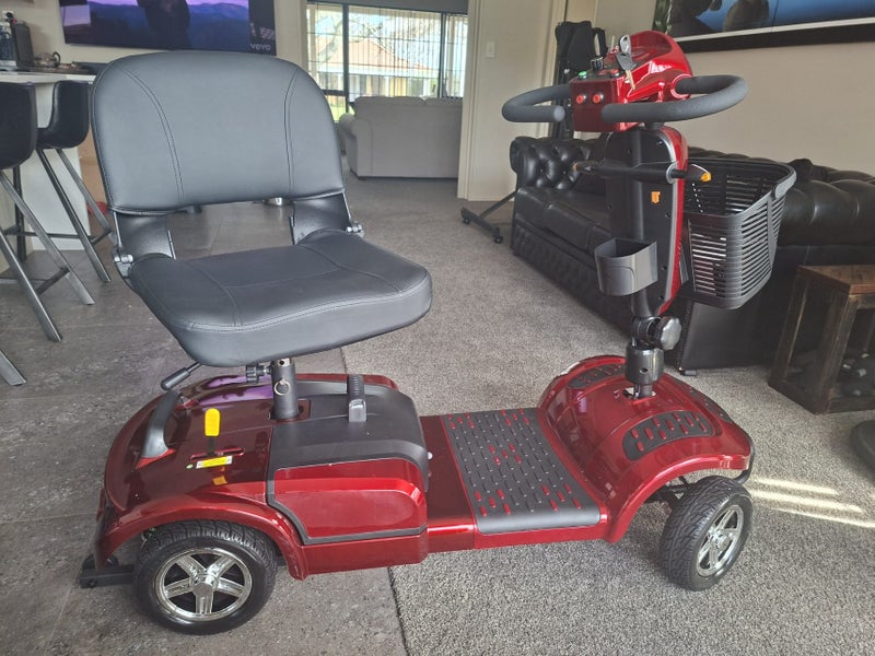 BME08A 4WHL FOLDING MOBILITY SCOOTER Carousel 2