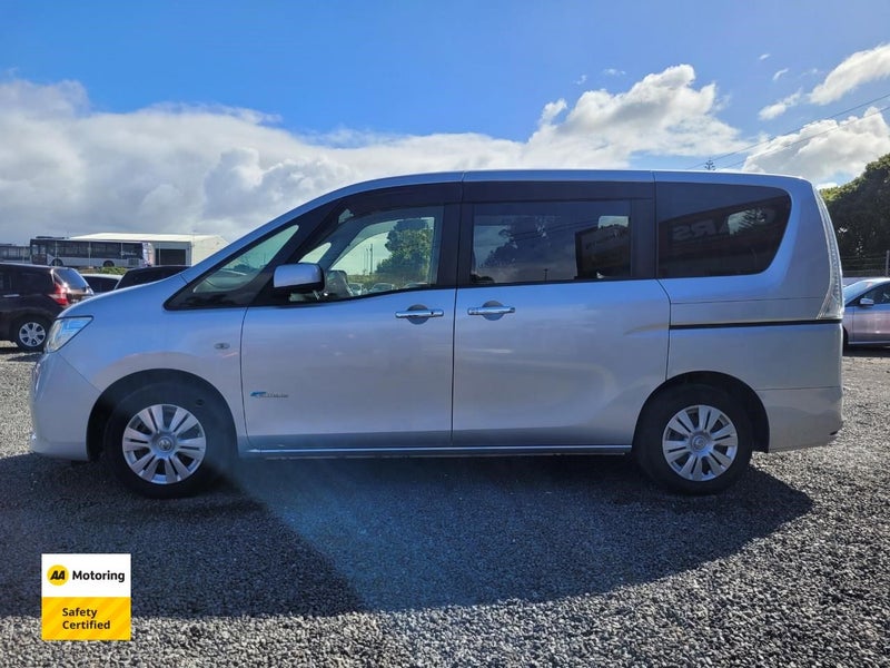 2012 Nissan Serena HYBRID63613533430402114