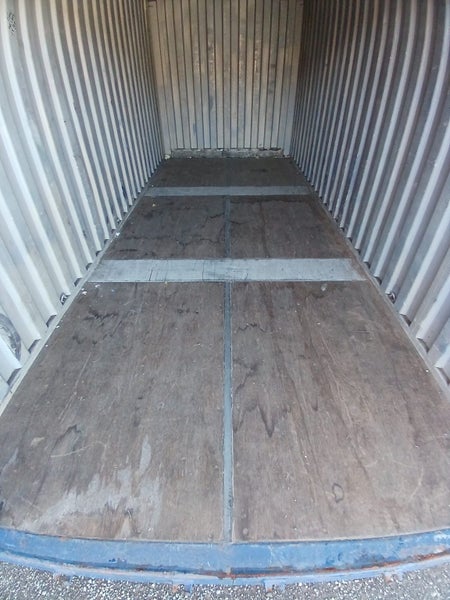 $1 Reserve – Used 20ft Shipping Container with minor hole – AUCKLAND PICKUP63617615709186113