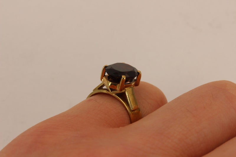 9ct Garnet Solitaire ring Carousel 7