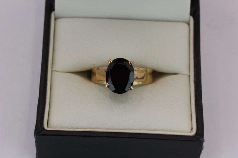 9ct Garnet Solitaire ring Carousel 1